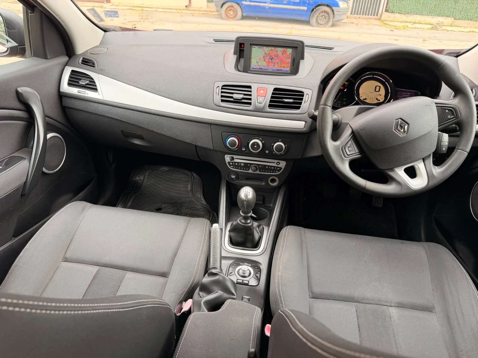 Renault Megane  Десен Волан Климатроник, снимка 8 - Автомобили и джипове - 56525950