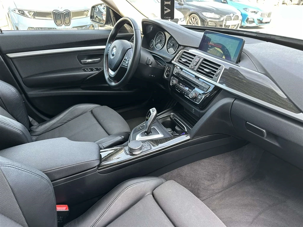 BMW 320 xDrive, снимка 8 - Автомобили и джипове - 56634041