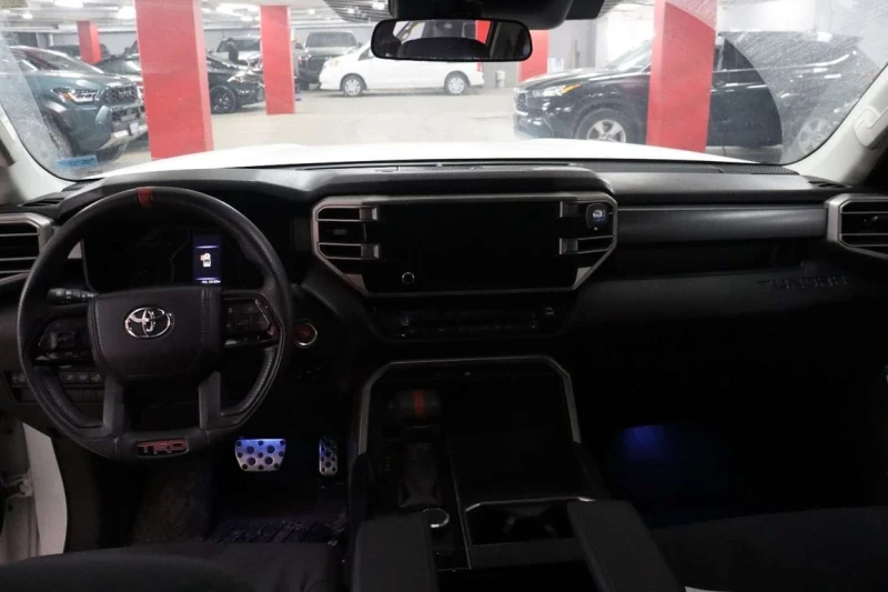 Toyota Tundra * 4x4 Crewmax * CARFAX * БЕЗ ПЪРВОНАЧАЛНА ВНОСКА, снимка 9 - Автомобили и джипове - 53024142