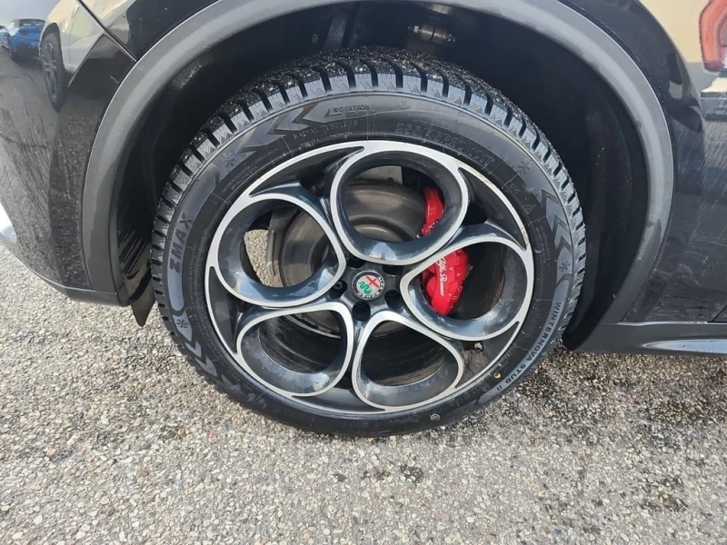 Alfa Romeo Stelvio * TI SPORT * CARFAX * БЕЗ ПЪРВОНАЧАЛНА ВНОСКА, снимка 6 - Автомобили и джипове - 53094958