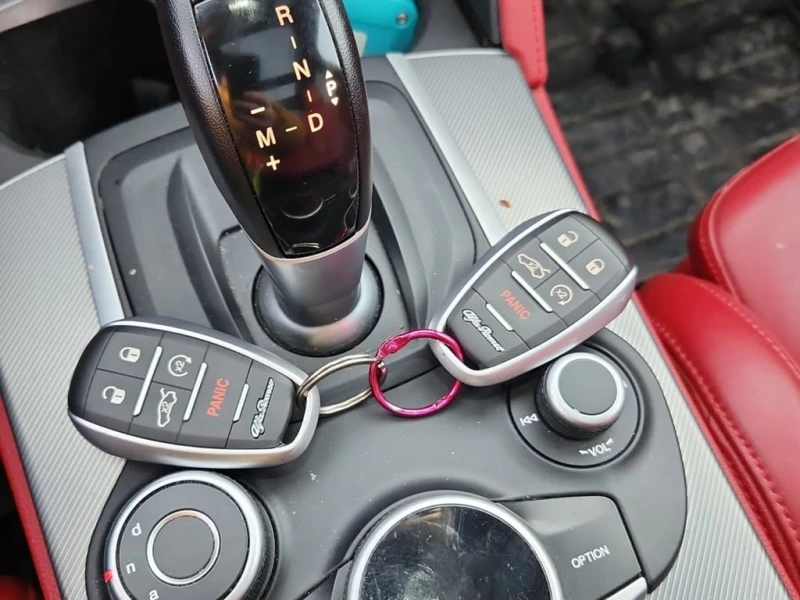 Alfa Romeo Stelvio * TI SPORT * CARFAX * БЕЗ ПЪРВОНАЧАЛНА ВНОСКА, снимка 8 - Автомобили и джипове - 53094958