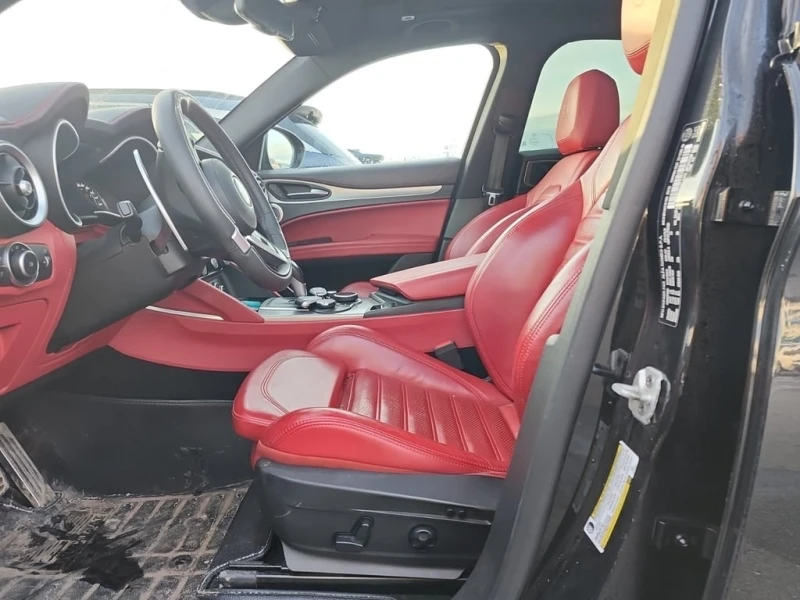 Alfa Romeo Stelvio * TI SPORT * CARFAX * БЕЗ ПЪРВОНАЧАЛНА ВНОСКА, снимка 5 - Автомобили и джипове - 53094958