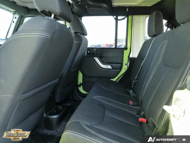 Jeep Wrangler 2016| SAHARA| 4WD| 3.6 V6 285 HP| ДЪЛГА БАЗА, снимка 15 - Автомобили и джипове - 53188554