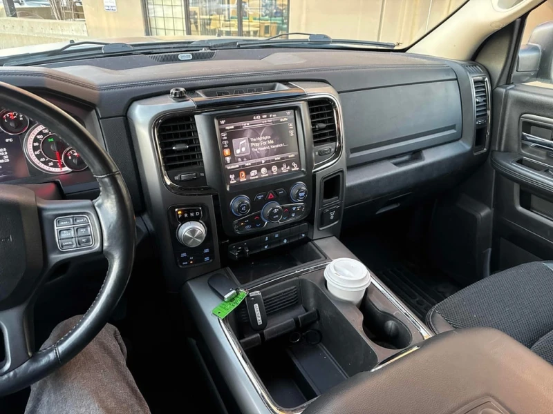 Dodge RAM 1500 Sport / Keyless / ДВА КЛЮЧА /  CARFAX * , снимка 9 - Автомобили и джипове - 53233702