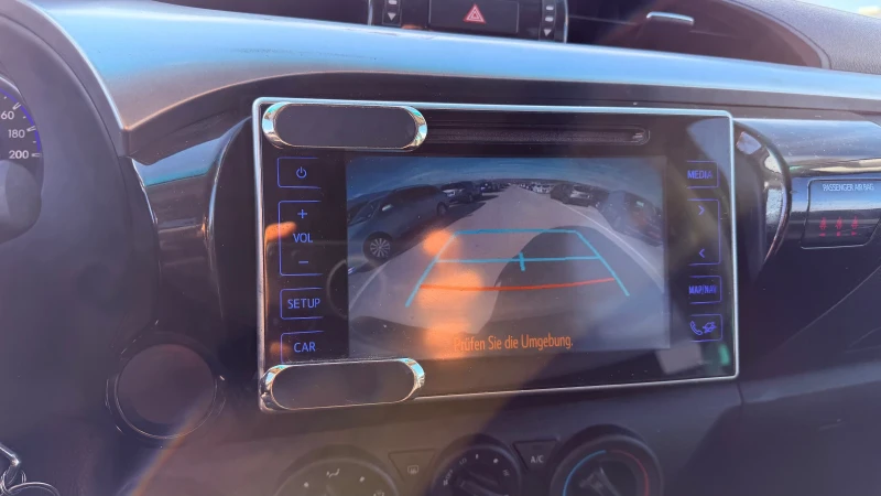 Toyota Hilux 2.4, снимка 12 - Автомобили и джипове - 53361189