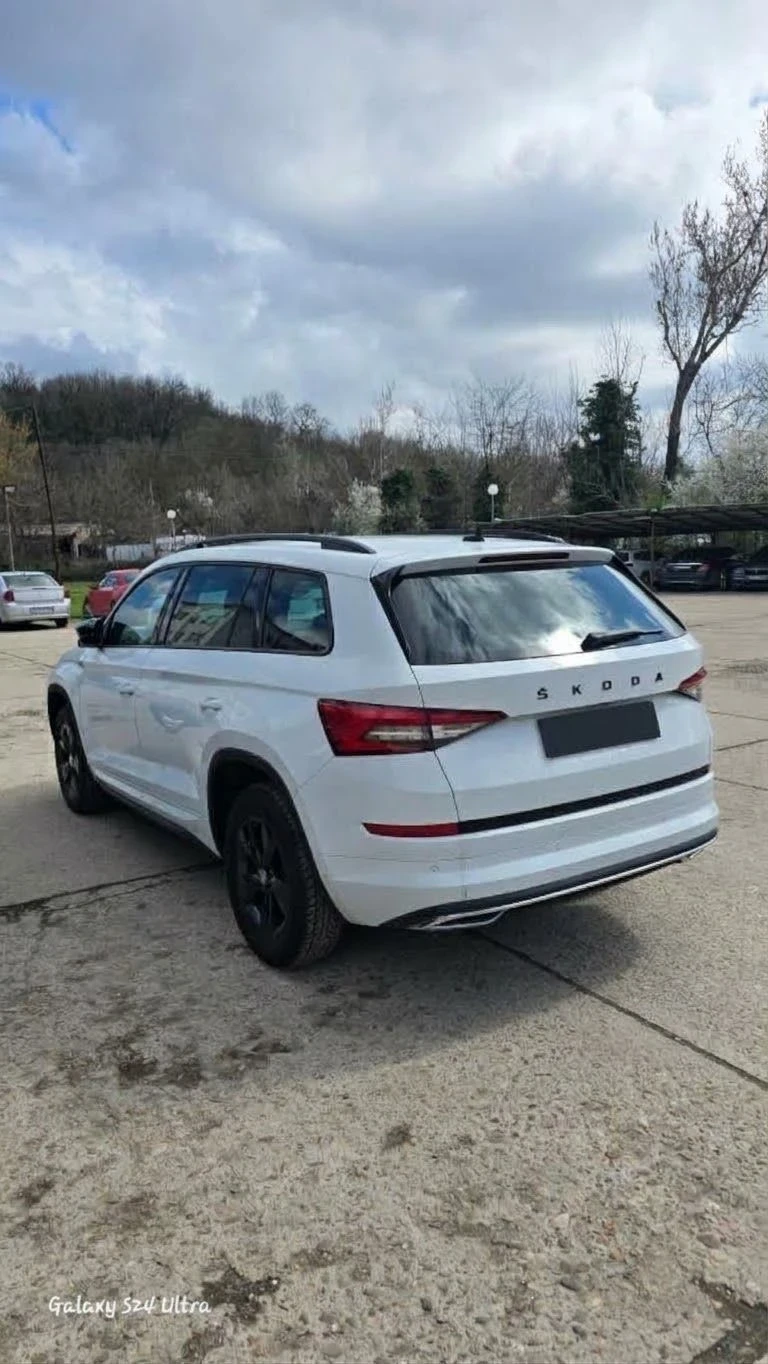 Skoda Kodiaq Sportline 4x4 200 к.с. 360 камери/dcc/acc/park ass, снимка 4 - Автомобили и джипове - 56334016