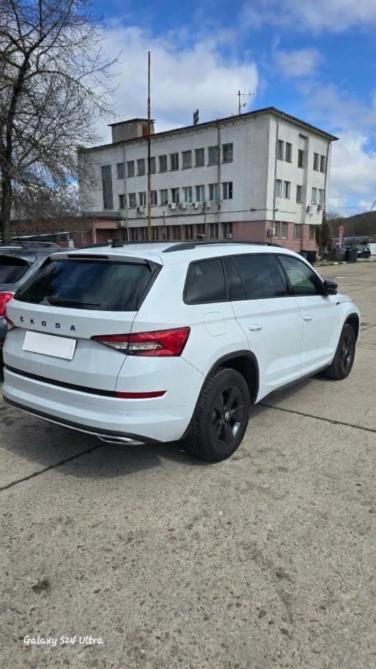 Skoda Kodiaq Sportline 4x4 200 к.с. 360 камери/dcc/acc/park ass, снимка 3 - Автомобили и джипове - 56334016