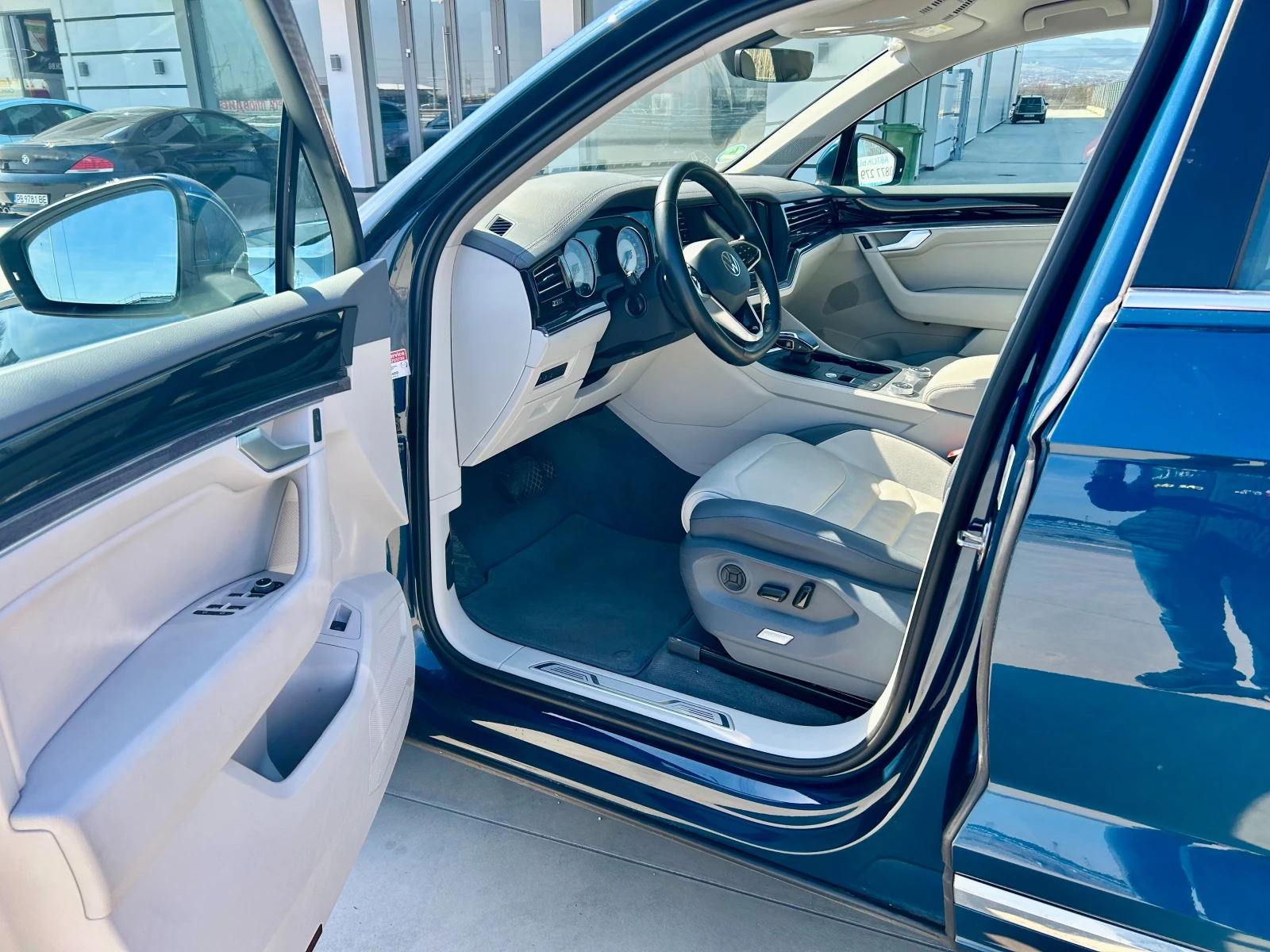 VW Touareg V6 286 h.p. 2021 | Mobile.bg   12