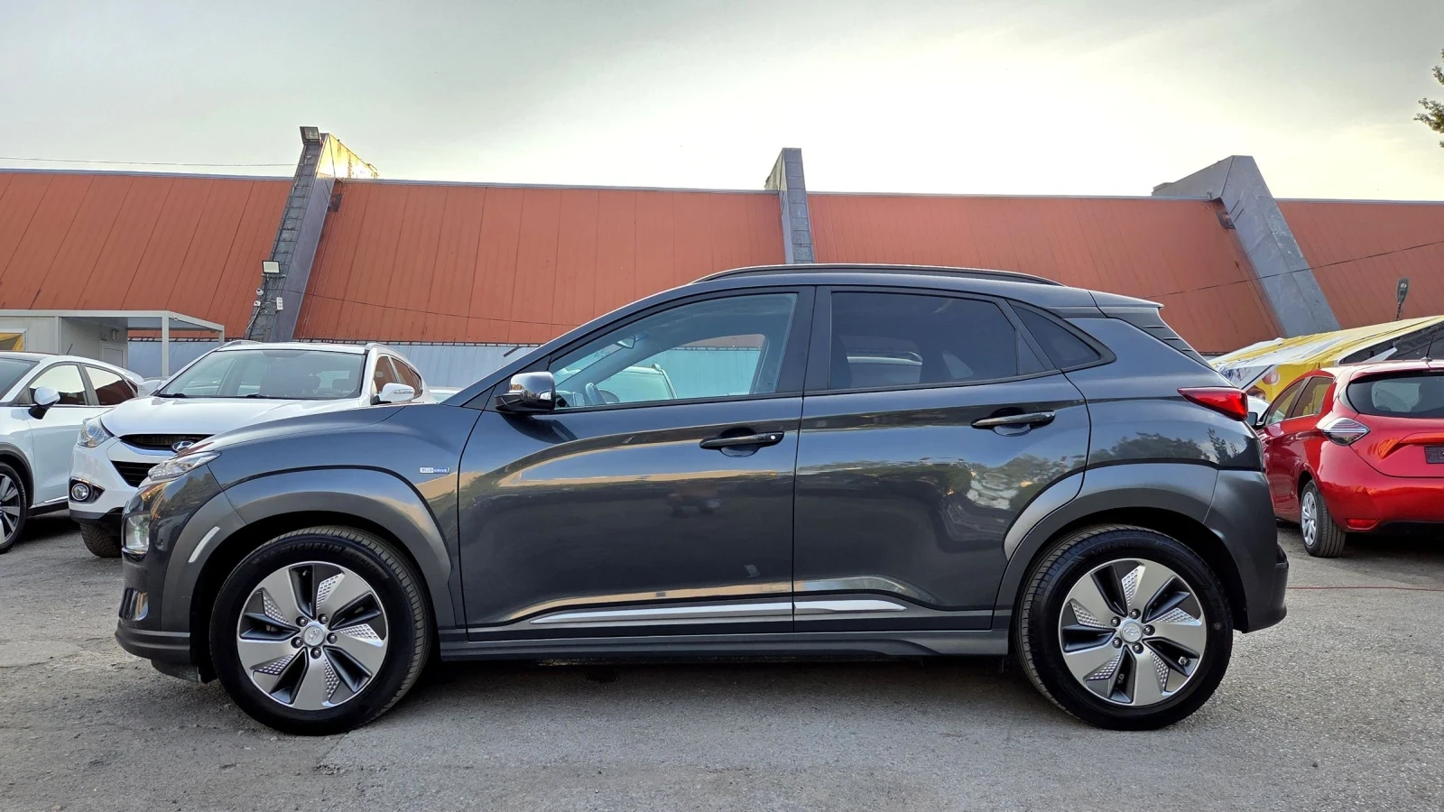 Hyundai Kona 64KWh/Premium/SOH98% - изображение 6