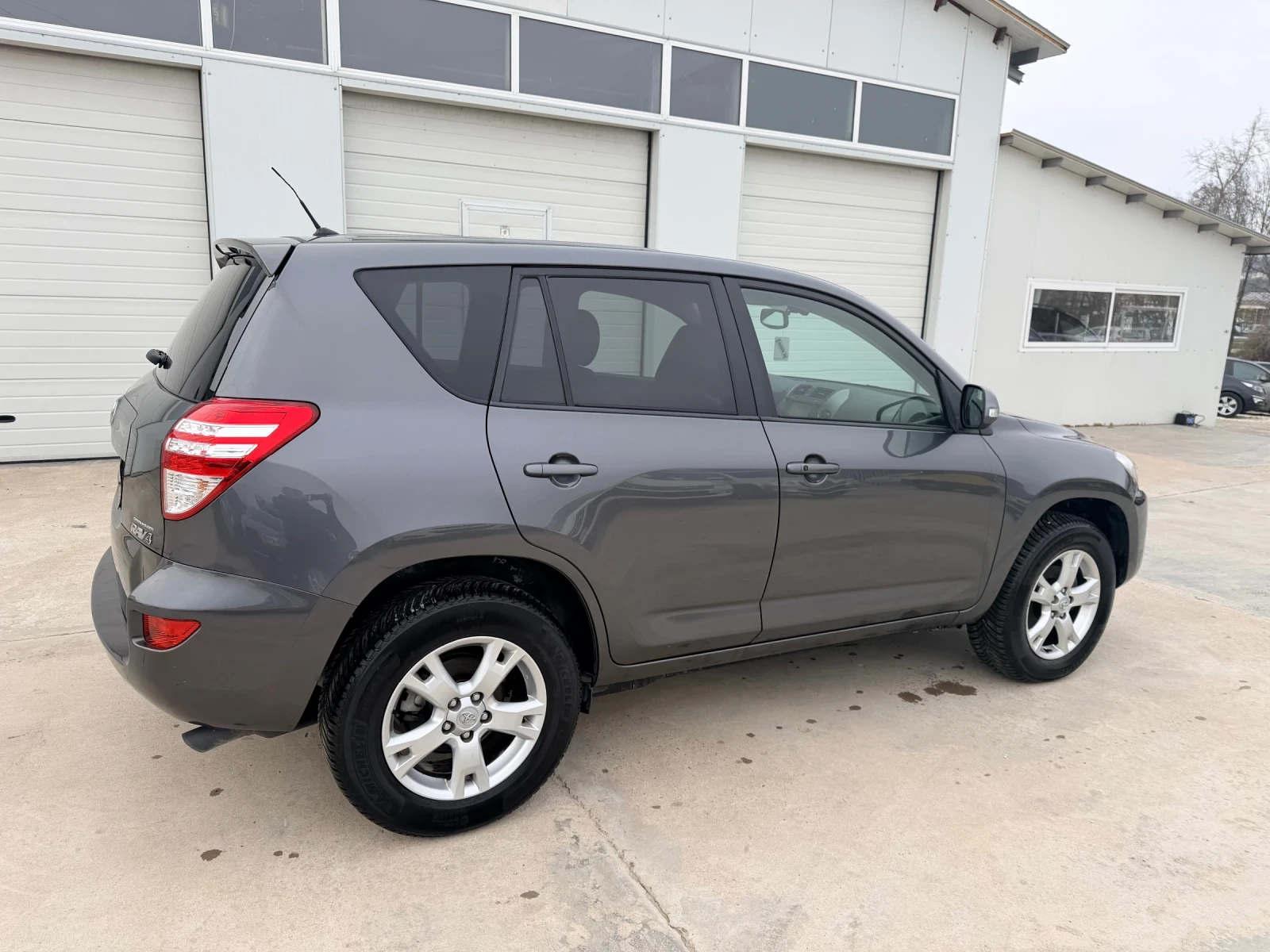 Toyota Rav4 2.2D4D 150k.c* 4x4* Navi* Facelife* Nova* UNIKAT*  | Mobile.bg   14