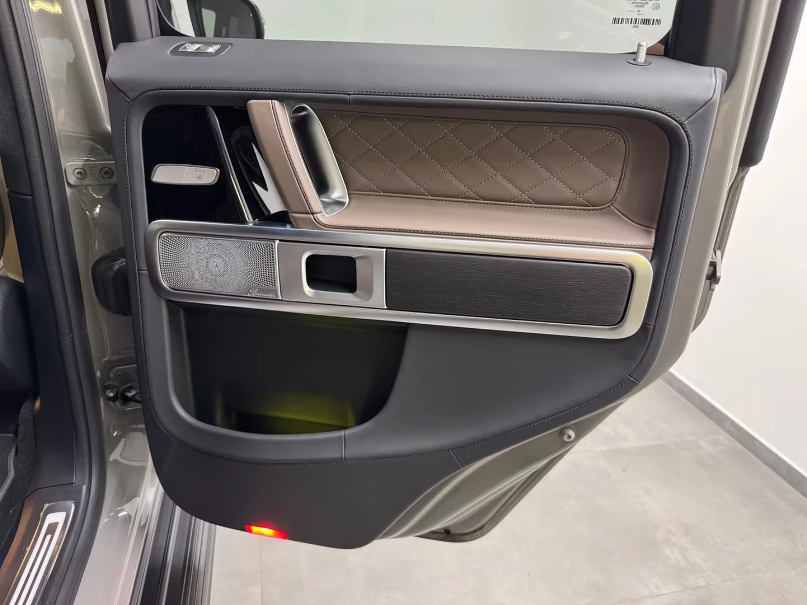 Mercedes-Benz G 450 d / AMG / 4 MATIC / BURM /  FACELIFT / 360 / PANO, снимка 16 - Автомобили и джипове - 55172699