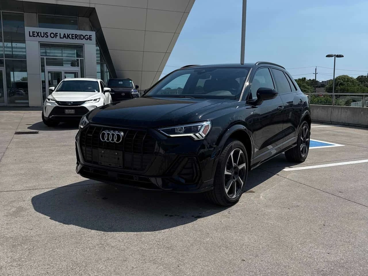 Audi Q3 * Progressiv* CARFAX * ОПЦИЯ ЗА ФИНАНСИРАНЕ 