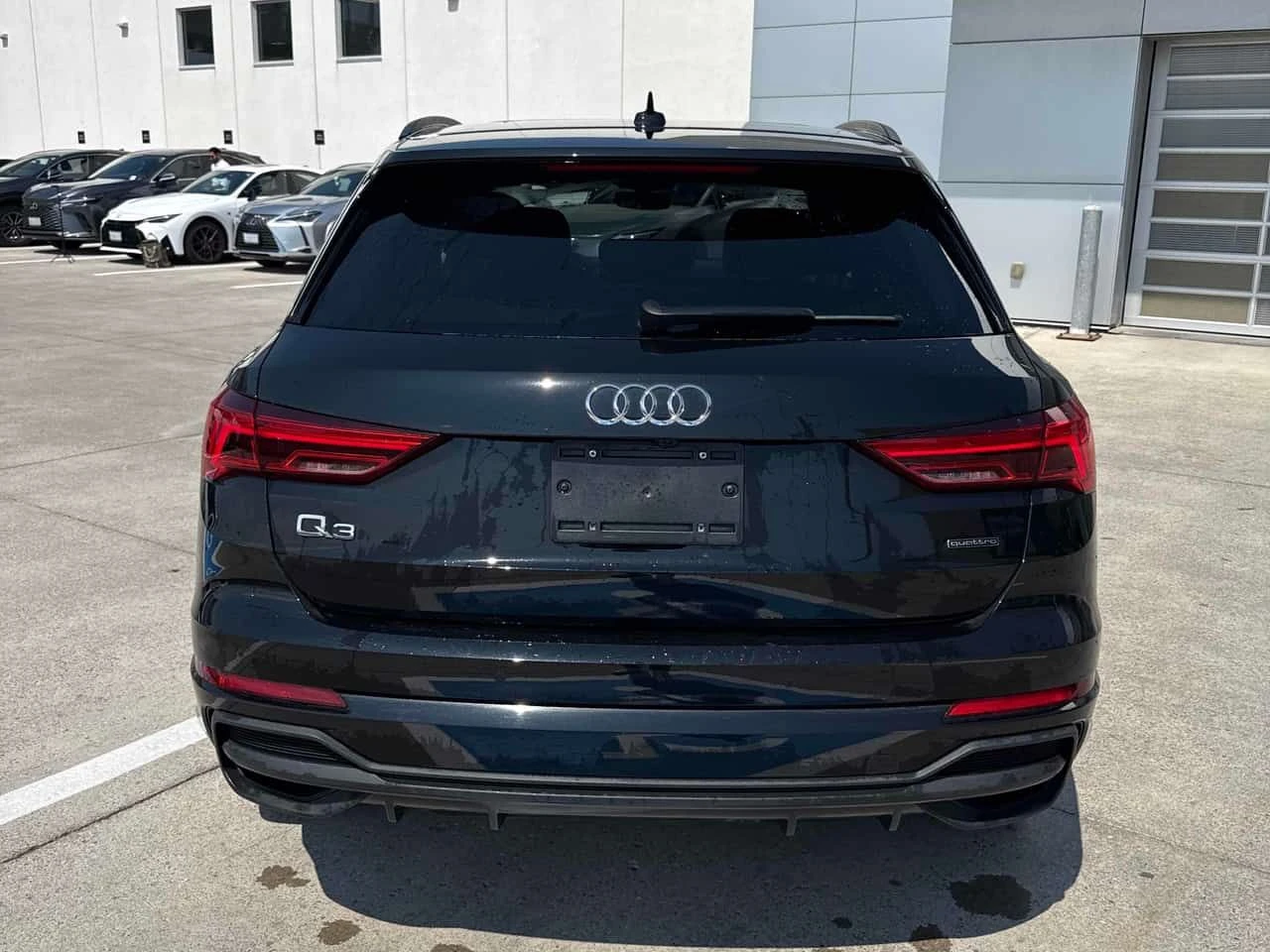 Audi Q3 * Progressiv* CARFAX * ОПЦИЯ ЗА ФИНАНСИРАНЕ , снимка 4 - Автомобили и джипове - 55226101