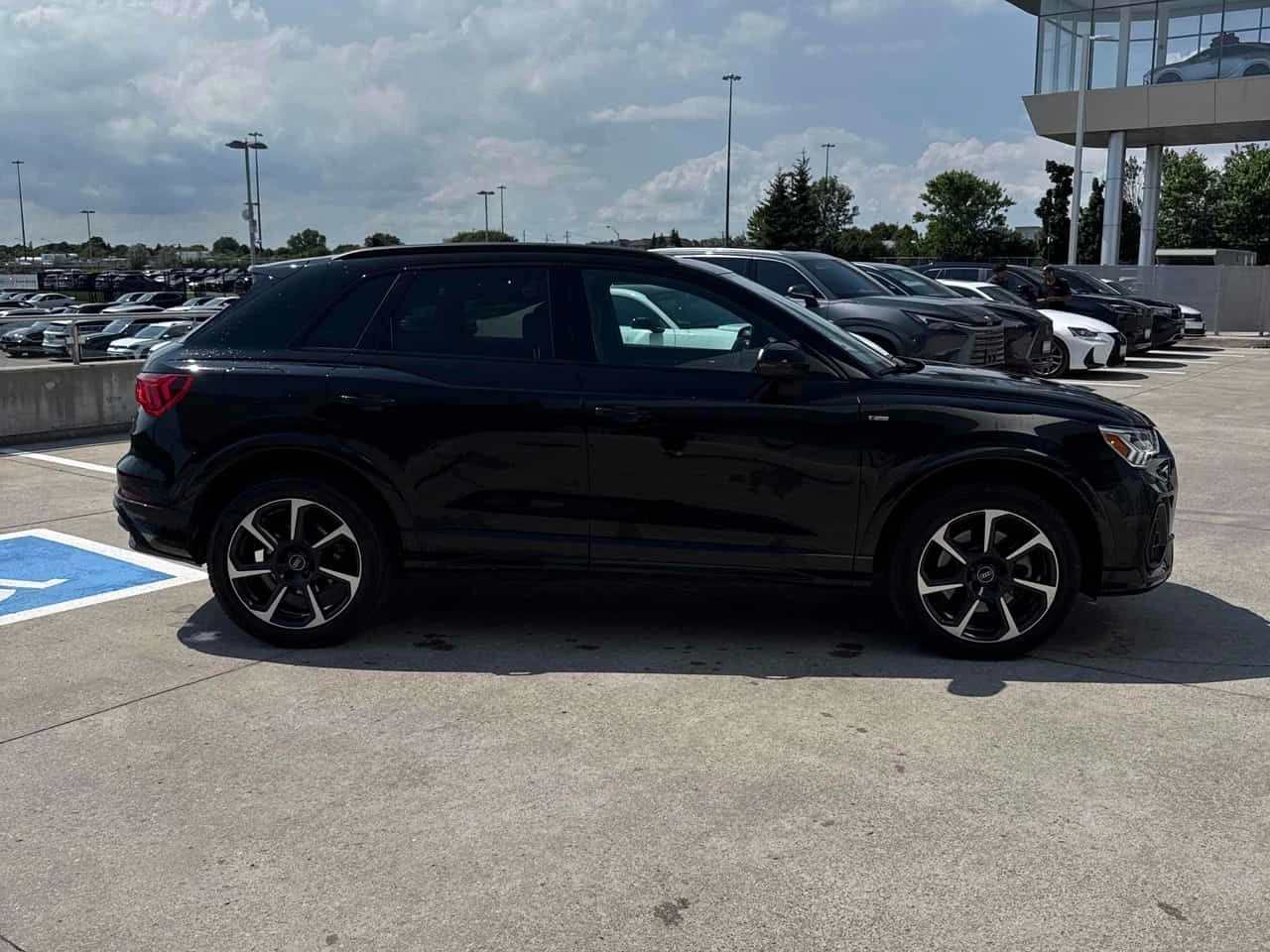 Audi Q3 * Progressiv* CARFAX * ОПЦИЯ ЗА ФИНАНСИРАНЕ , снимка 3 - Автомобили и джипове - 55226101
