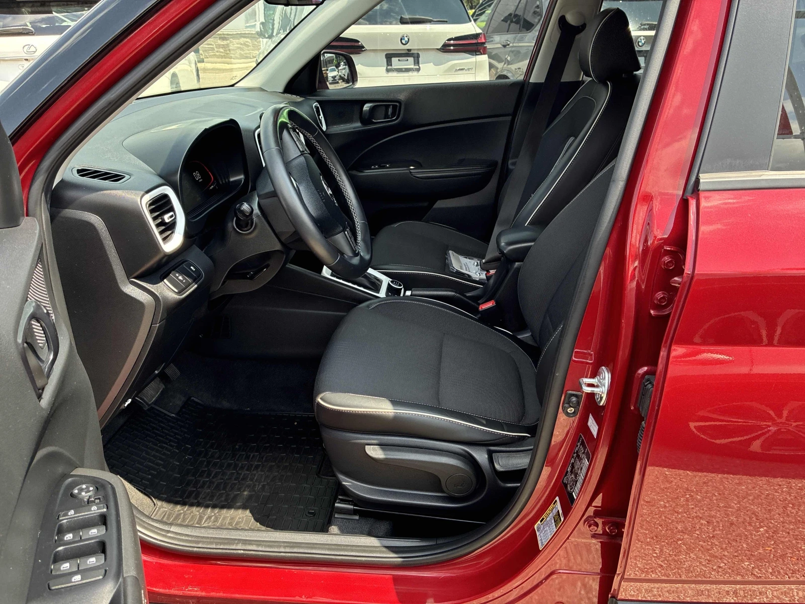 Hyundai Venue, снимка 5 - Автомобили и джипове - 55703637