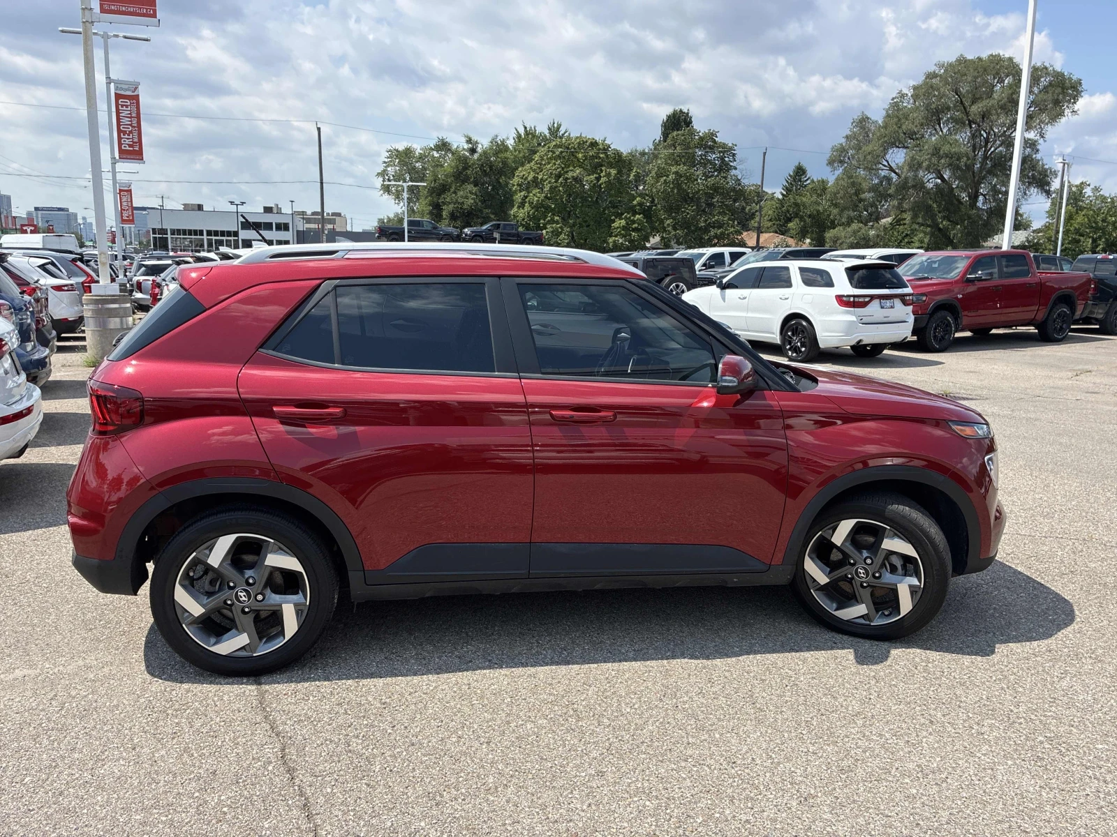 Hyundai Venue, снимка 3 - Автомобили и джипове - 55703637