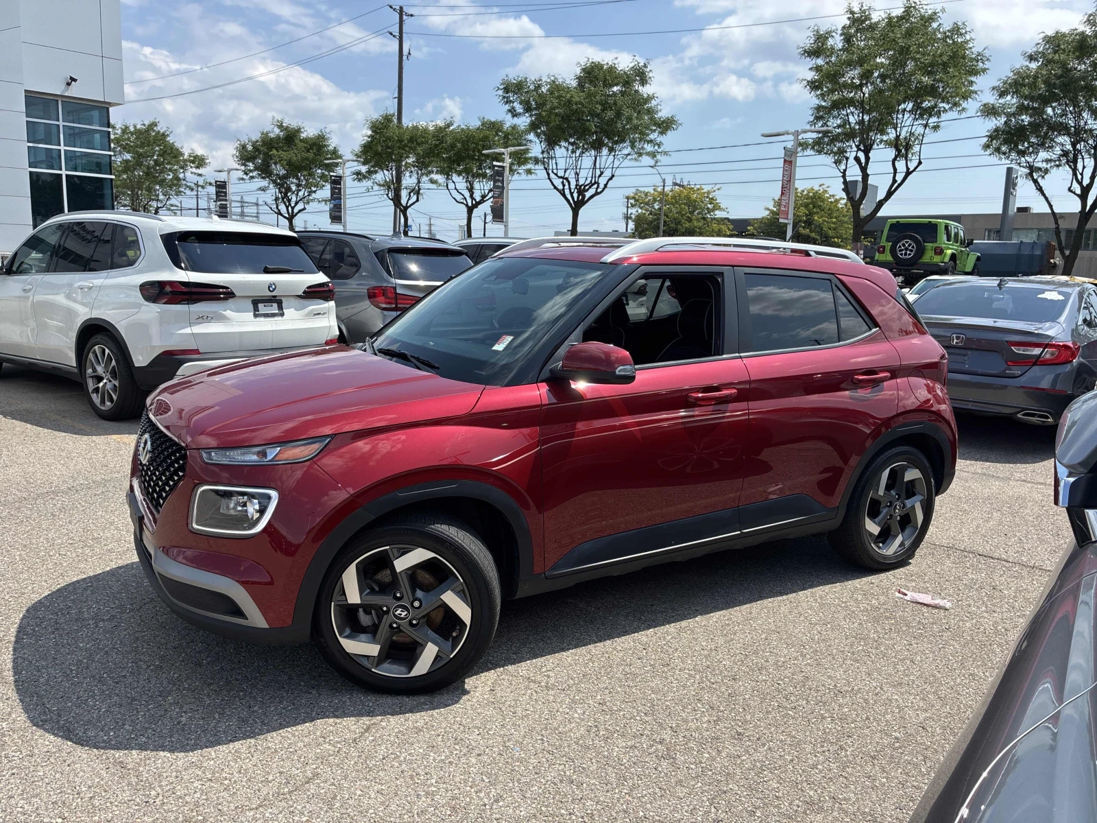 Hyundai Venue, снимка 2 - Автомобили и джипове - 55703637