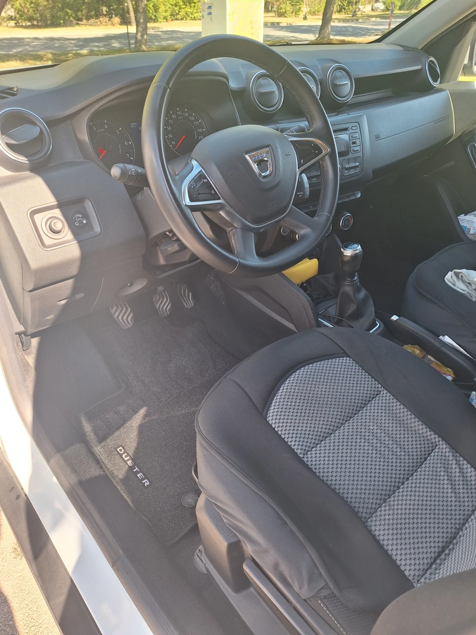 Dacia Duster, снимка 6 - Автомобили и джипове - 56336670