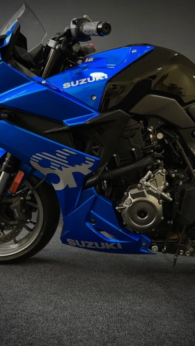 Suzuki Gsx 8R 2024г.   1 800 км   А2 Категория   Quickshifter, снимка 12