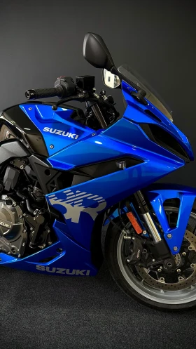 Suzuki Gsx 8R 2024г.   1 800 км   А2 Категория   Quickshifter, снимка 7