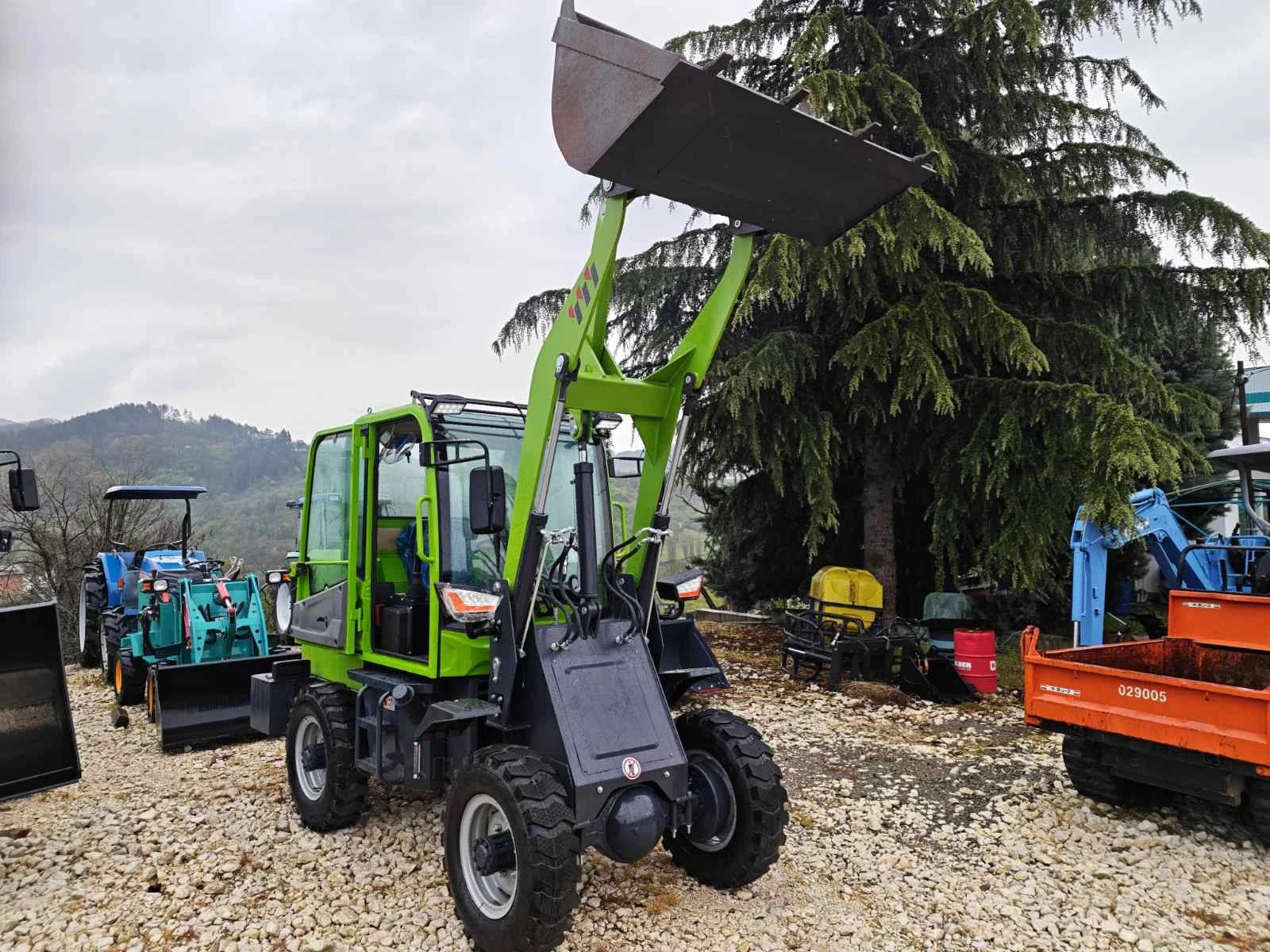 ������������ ������� Komatsu ����� ���� �������� | Mobile.bg � ����������� 4