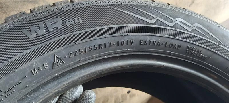 Гуми Зимни 225/55R17, снимка 7 - Гуми и джанти - 30918284