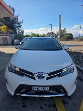 Обява за продажба на Toyota Auris 1.8 Бензин/електричество ШВЕЙЦАРИЯ ~15 390 лв. - изображение 1