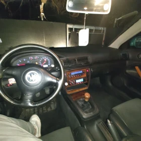 VW Passat - 900 € / 1760.25 лв. - 87333097 9