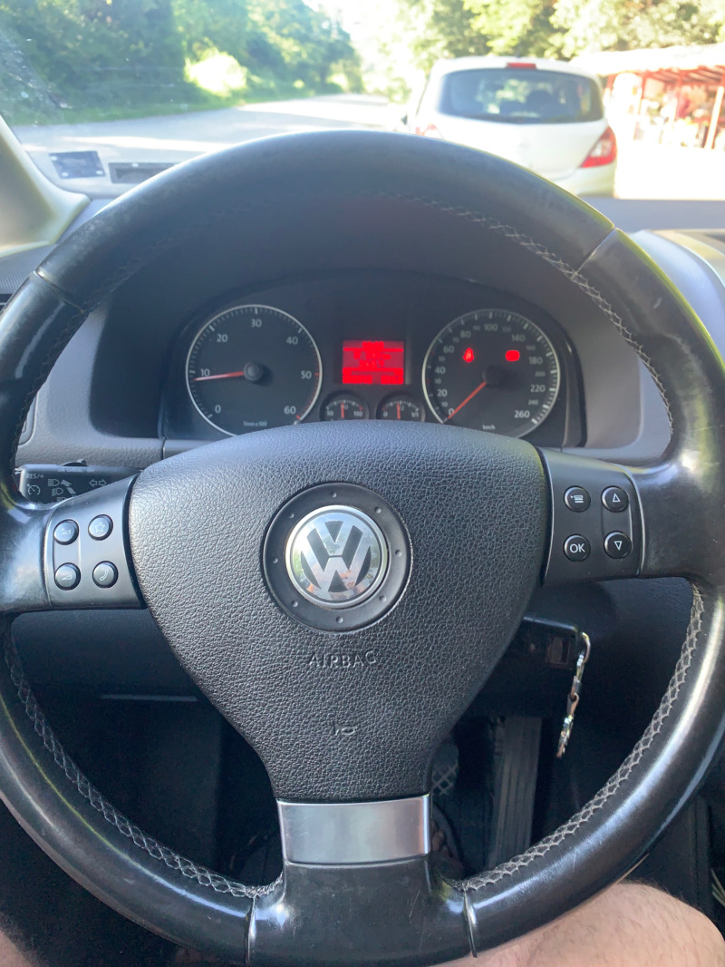 VW Touran 1.9 tdi, снимка 8 - Автомобили и джипове - 46432505
