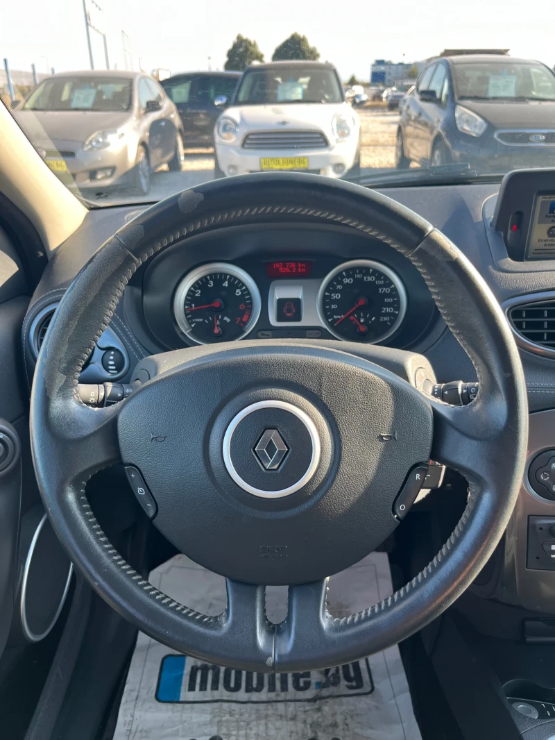 Renault Clio 1.2i FULL OPTIONS, снимка 9 - Автомобили и джипове - 47506881