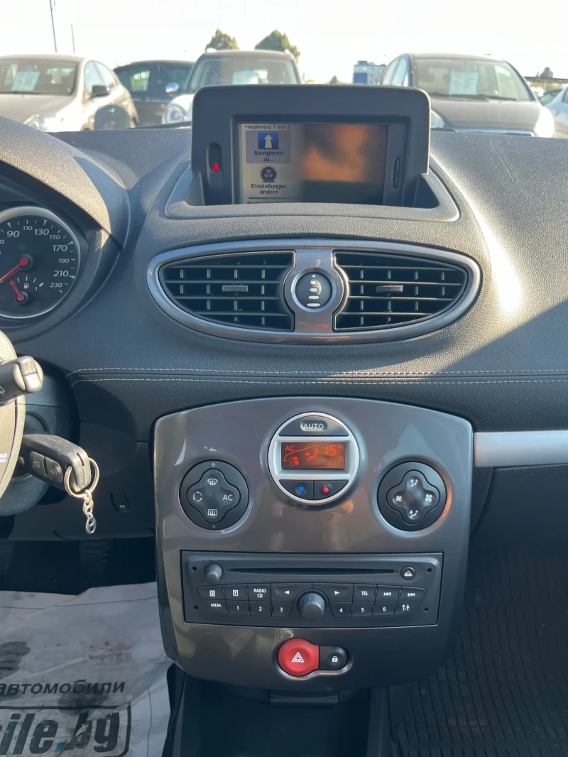 Renault Clio 1.2i FULL OPTIONS, снимка 10 - Автомобили и джипове - 47506881