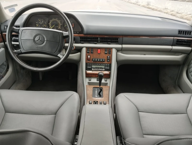 Mercedes-Benz 126 560 SEL, снимка 8 - Автомобили и джипове - 48355273