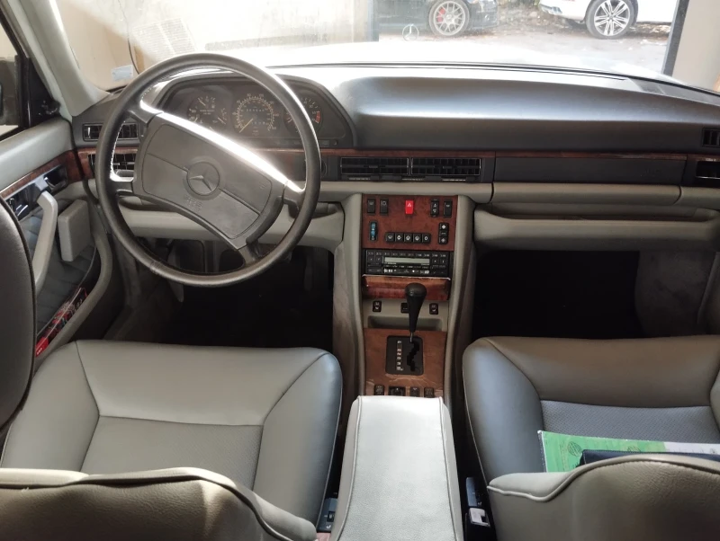 Mercedes-Benz 126 560 SEL, снимка 7 - Автомобили и джипове - 48355273