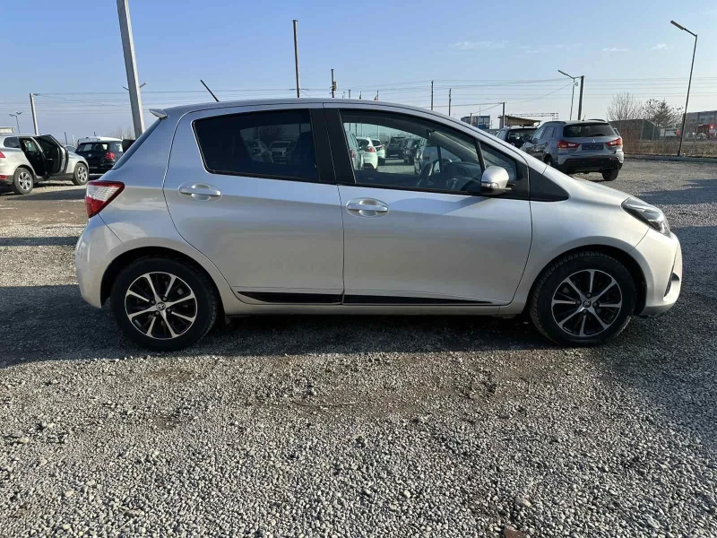 Toyota Yaris, снимка 6 - Автомобили и джипове - 48702692