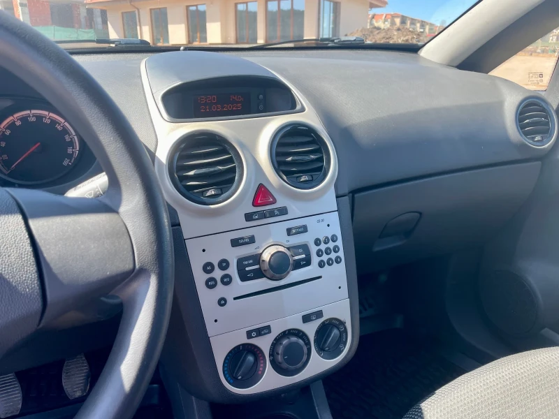 Opel Corsa 1.2i* 80kc* КЛИМА* , снимка 8 - Автомобили и джипове - 49590432