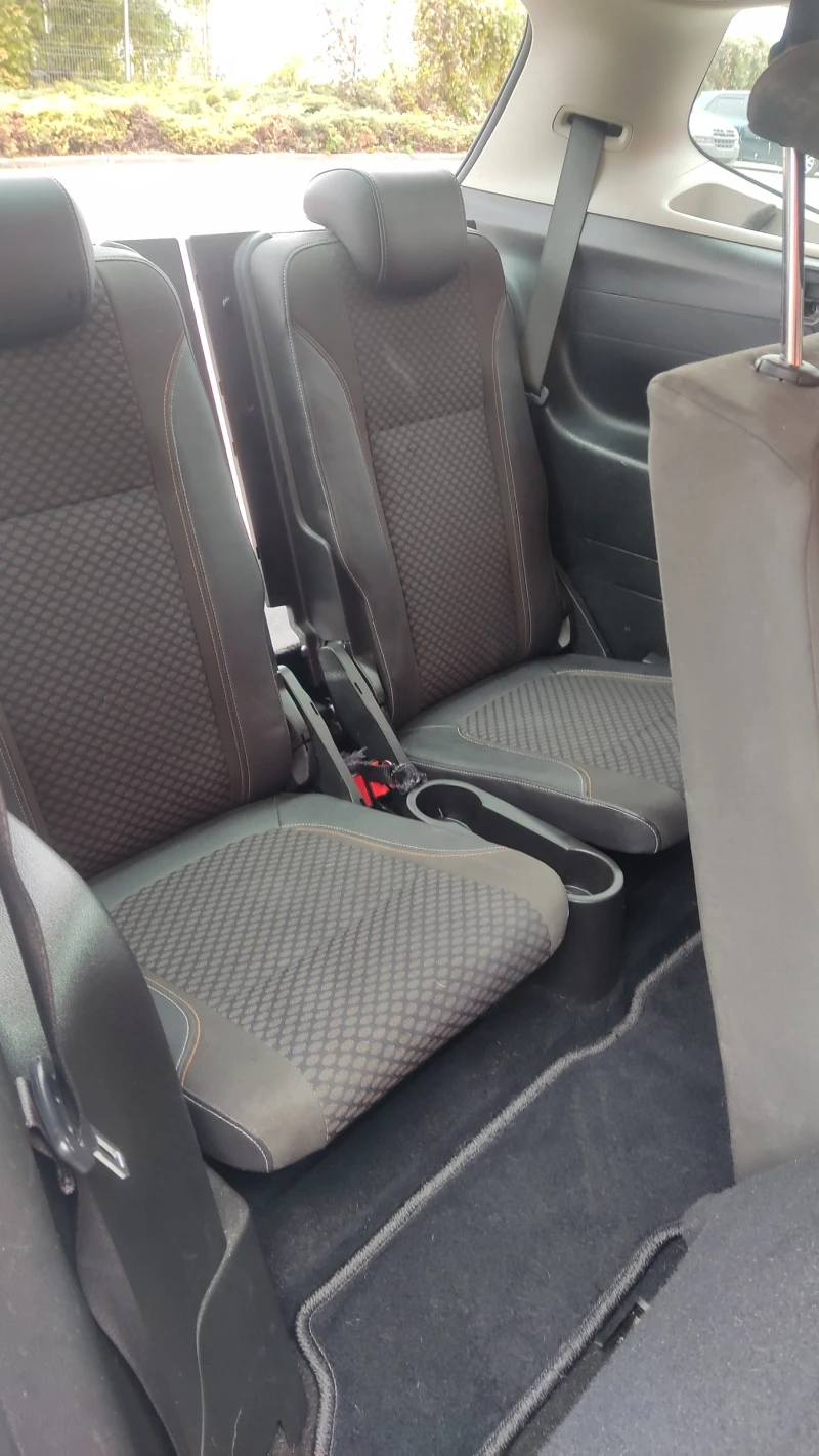 Opel Zafira Tourer, снимка 12 - Автомобили и джипове - 52186401