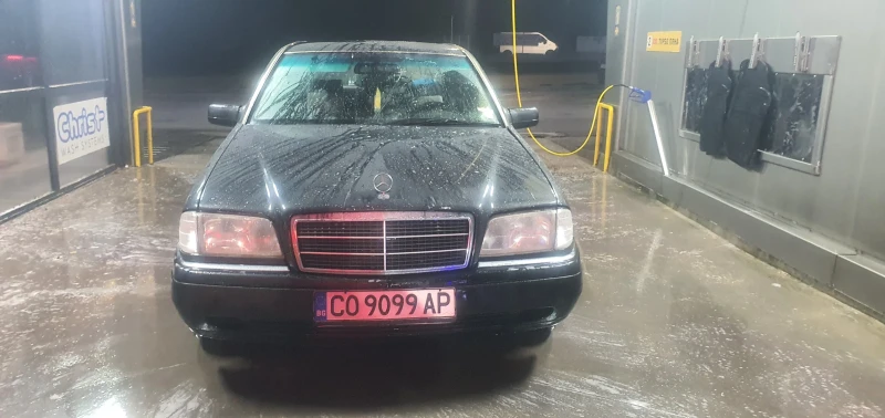 Mercedes-Benz C 180, снимка 6 - Автомобили и джипове - 52861513