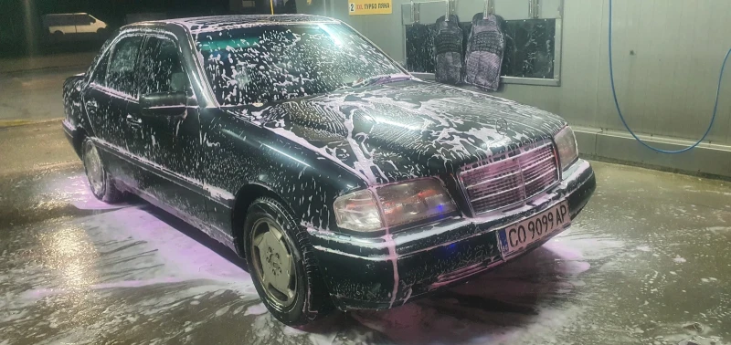 Mercedes-Benz C 180, снимка 3 - Автомобили и джипове - 52861513