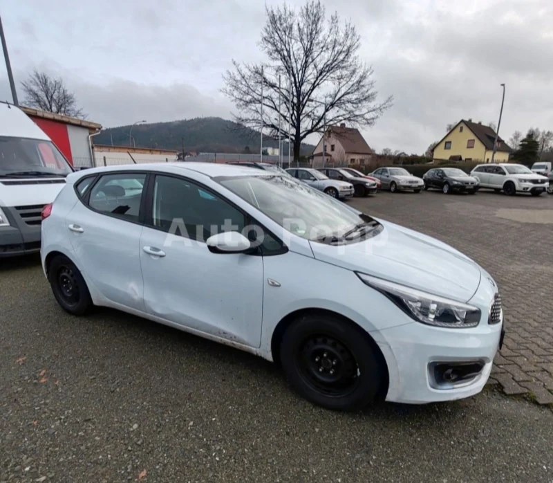 Kia Ceed 1.4 99к.с, снимка 4 - Автомобили и джипове - 53175369