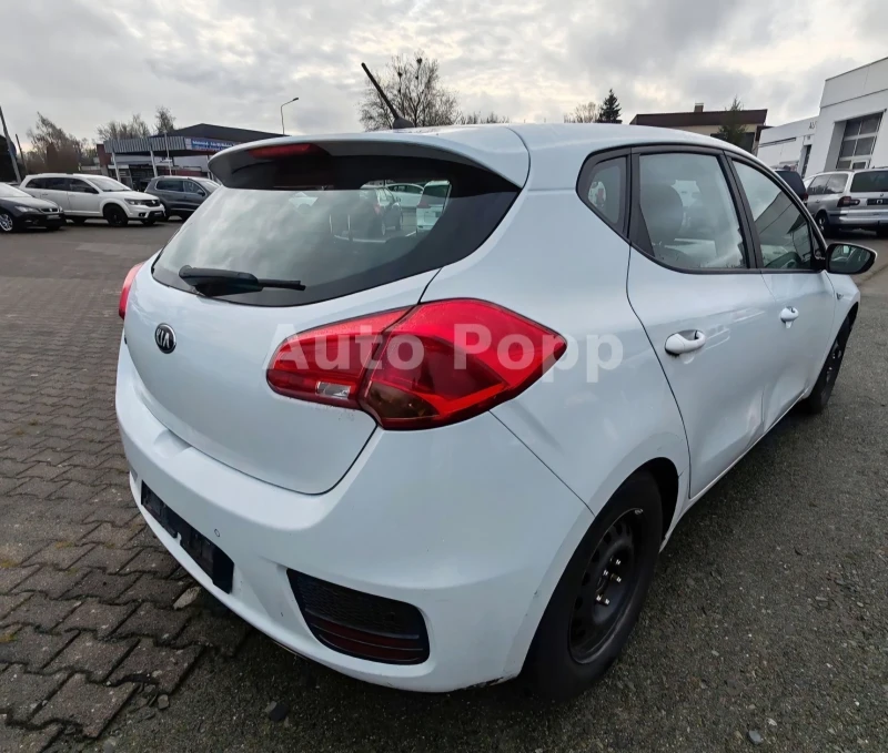 Kia Ceed 1.4 99к.с, снимка 6 - Автомобили и джипове - 53175369