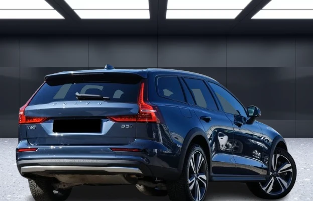 Volvo V60 Cross Country B5 AWD = Plus = Panorama Гаранция - изображение 2