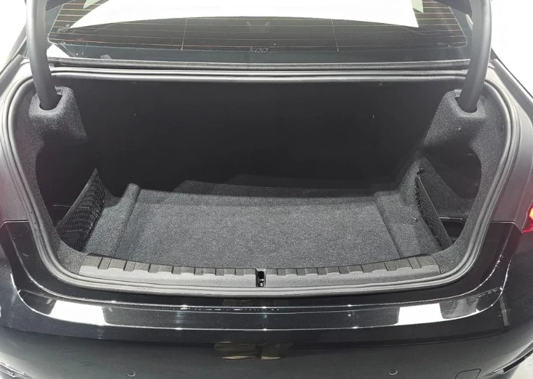 BMW 320 M-Package HeadUp* АвтоКредит* (ЦЕНА ДО БГ), снимка 14 - Автомобили и джипове - 53238959