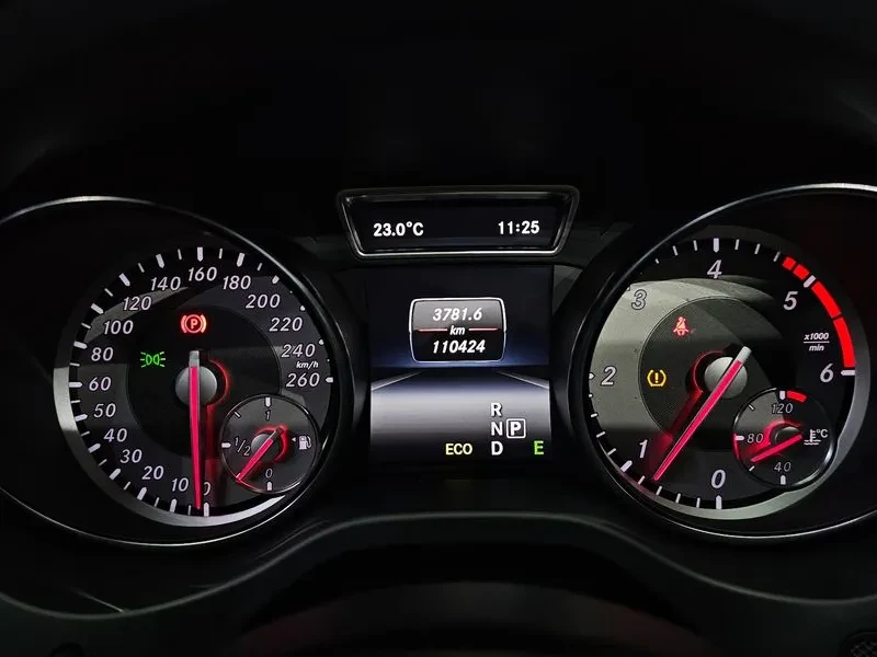 Mercedes-Benz CLA 200 CDI, снимка 8 - Автомобили и джипове - 55264714