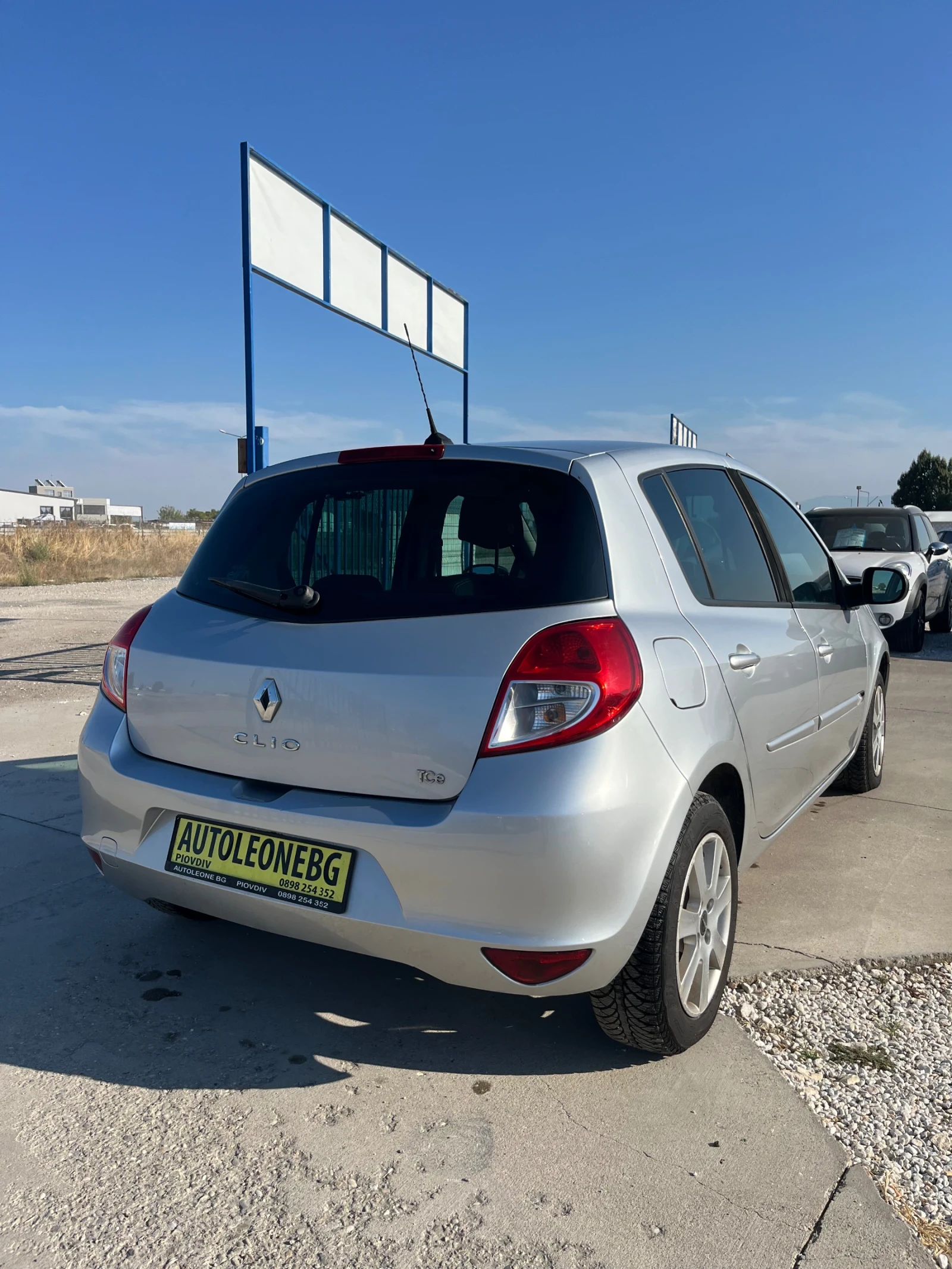 Renault Clio 1.2i ЮБИЛЕЙНА - изображение 4