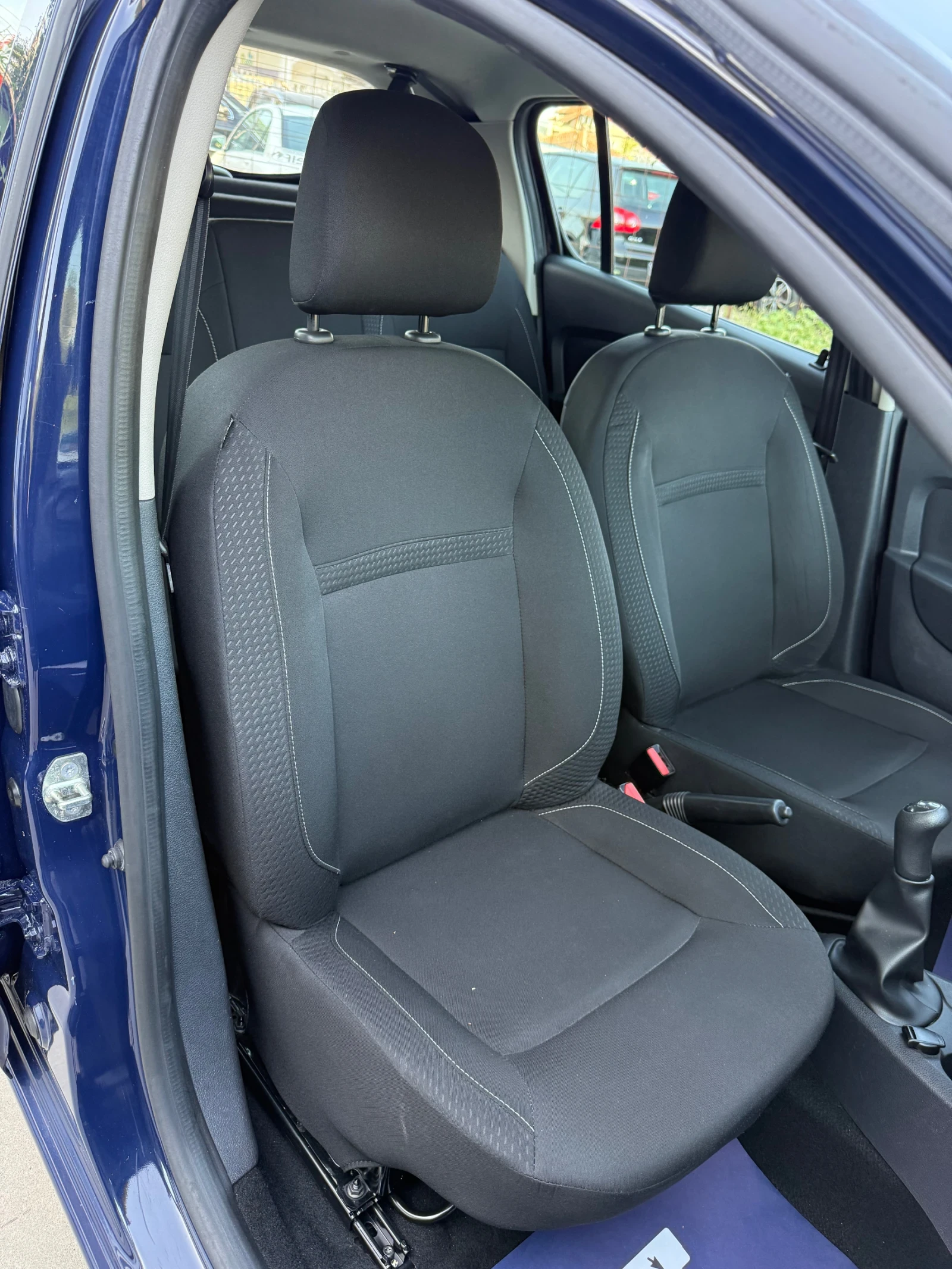 Dacia Sandero  - изображение 9