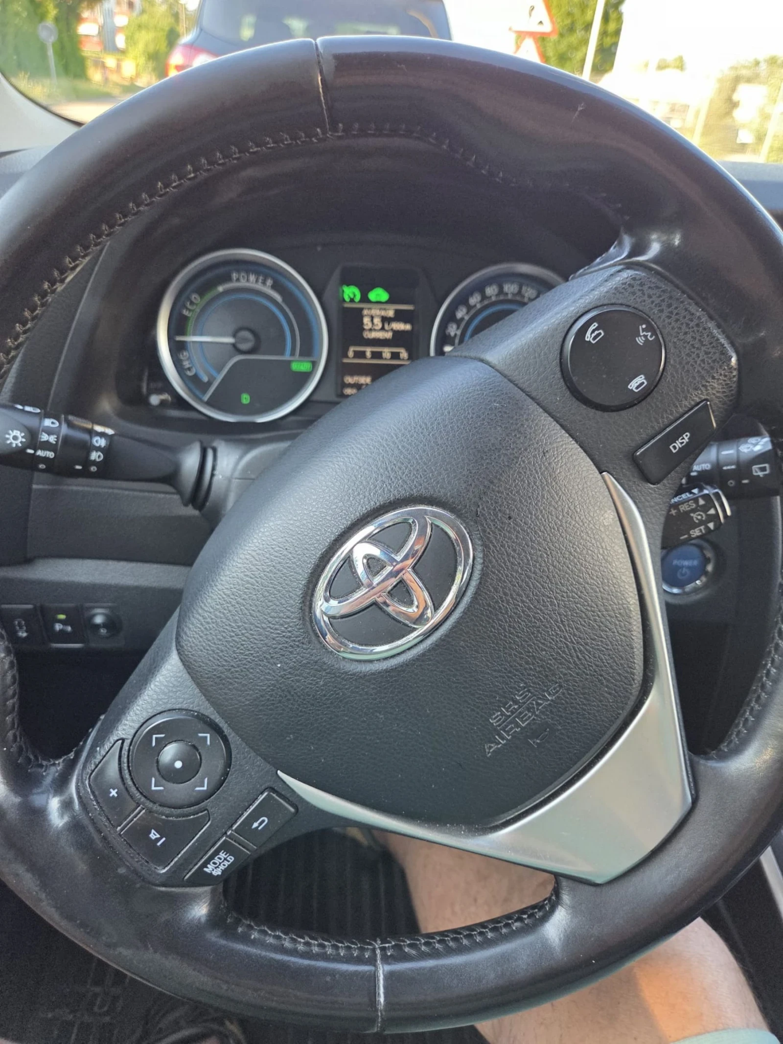 Toyota Auris 1.8 Бензин/електричество ШВЕЙЦАРИЯ - изображение 2