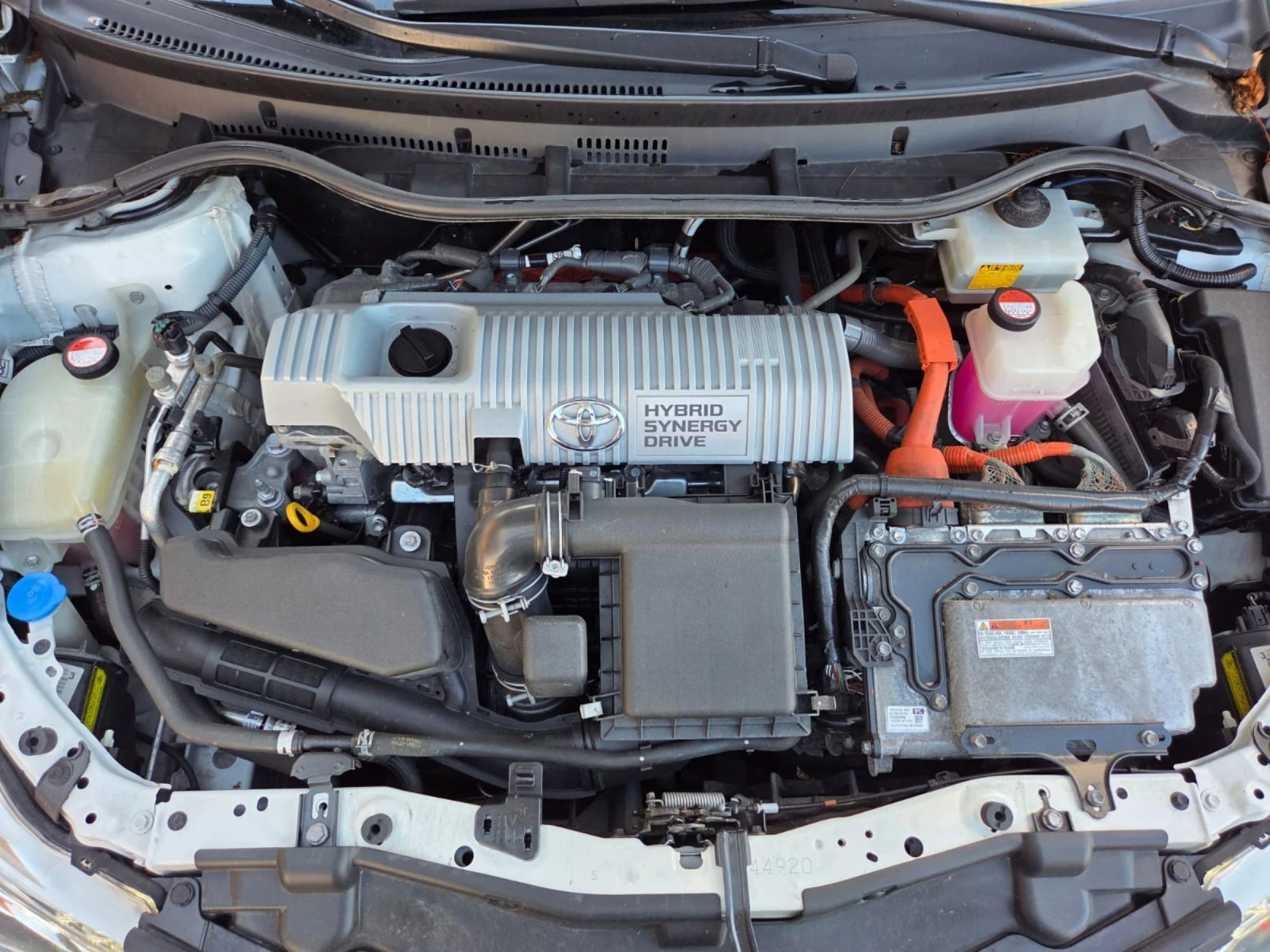 Toyota Auris 1.8 Бензин/електричество ШВЕЙЦАРИЯ - изображение 6