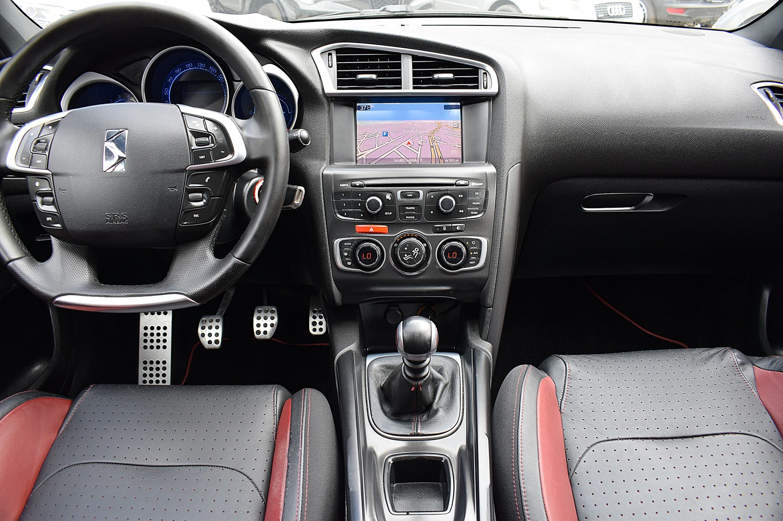 Citroen DS4 1.6ШВЕЙЦАРИЯ/МАСАЖ/КЛИМАТРОНИК/АВТОПИЛОТ/КОЖА/НАВИ - изображение 10