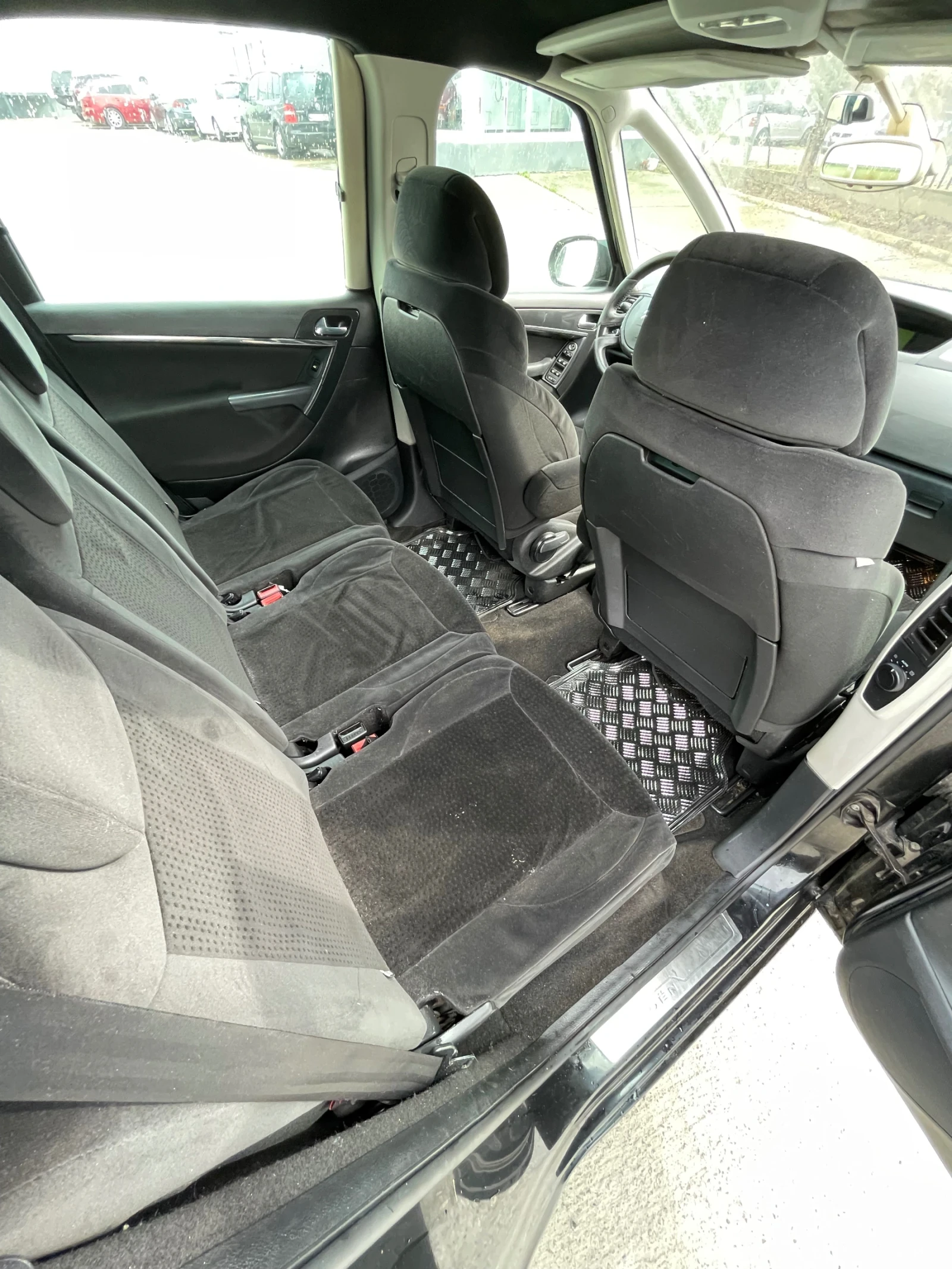 Citroen C4 Picasso 1.6HDI-109к.с. | Mobile.bg — изображение 12