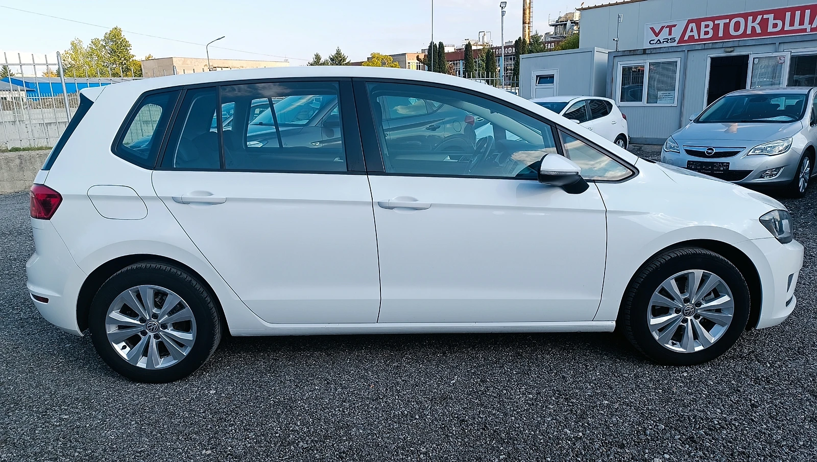 VW Sportsvan 1.6TDI  - изображение 6